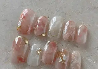 ネイル YUYI.nail salon所属・Mi Naのネイルデザイン