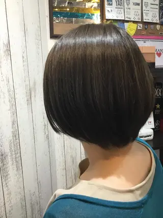 ショート カラー embrace エンブレイスのヘアスタイル