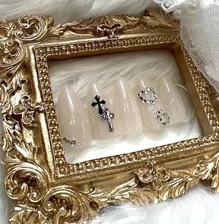 ネイル LIB VALLA Yuri🍭🖤のネイルデザイン