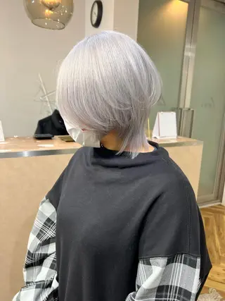 ショート カラー lani 天神大名/ブリーチのヘアスタイル