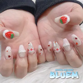 ネイル BLUEM所属・BLUEM さやかのネイルデザイン