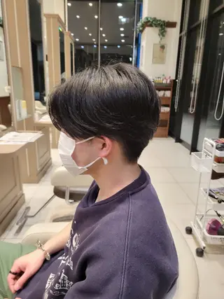 メンズ レブリィゼンコー多摩平の森所属・渡辺将功 メンズカットのヘアスタイル