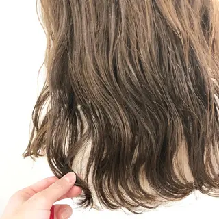 ミディアム 大場 優のヘアスタイル