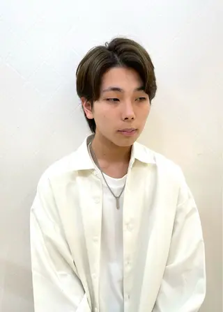 ショート カラー パーマ メンズ 顔周りレイヤー／ 似合わせ／古津遼平のヘアスタイル