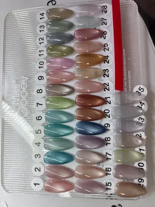 ネイル Eshin nail salonのネイルデザイン