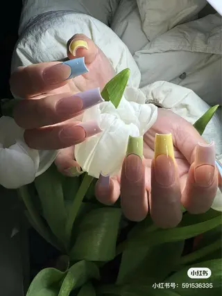 ネイル U·Mi nail salon所属・U·MI 長さ出し専門店のネイルデザイン