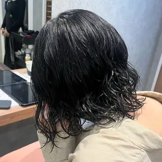 ミディアム パーマ ボブ/プツッとボブ/ 暖色カラー/モエのヘアスタイル