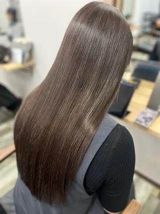 ロング 小澤 日菜のヘアスタイル