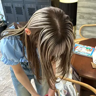 カラー RINA .のヘアスタイル