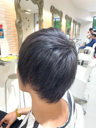 ショート カラー メンズ 松吉 純平のヘアスタイル
