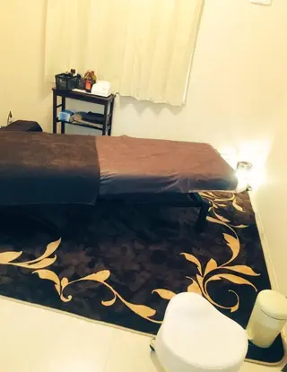 ロング カラー パーマ ヘアアレンジ メンズ キッズ ネイル マツエク・マツパ アニメ,Vオタク× 即効痩せエステサロンのエステ・リラクイメージ