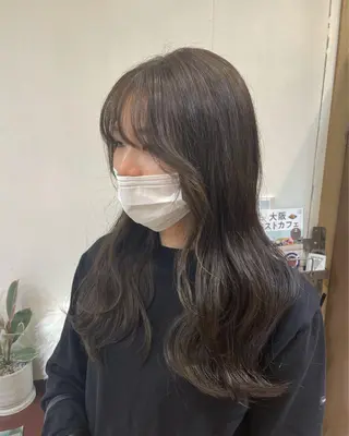 ロング 山本 眞白のヘアスタイル
