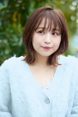 ミディアム 和田 真由子のヘアスタイル
