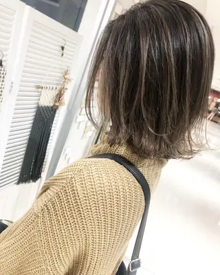 ミディアム カラー ブリーチカラーレイヤ ーカット🦋annaのヘアスタイル