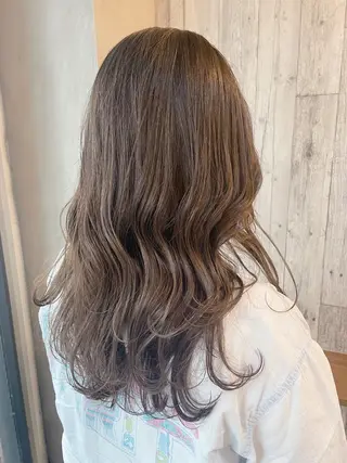 セミロング カラー shi hoのヘアスタイル