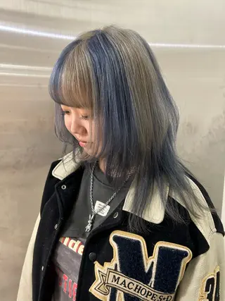セミロング カラー 匂坂 美優のヘアスタイル