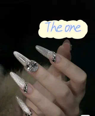 ネイル Theone栄店 赤松のネイルデザイン