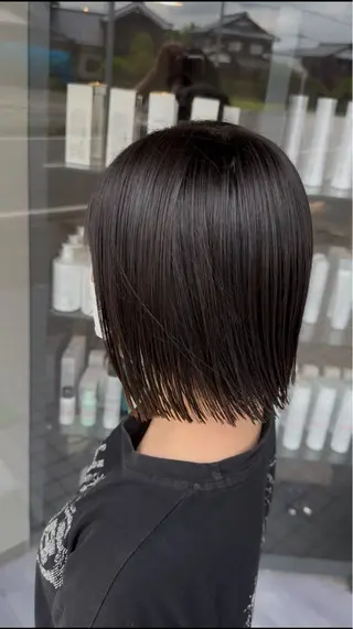 ミディアム arika　オケシ リョウダイのヘアスタイル