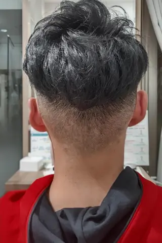 ショート 🩶ハイライトカラー 🩶ASH西葛西鈴木のヘアスタイル