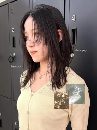 セミロング ♡アヤメ/レイヤー カット/透明感カラーのヘアスタイル