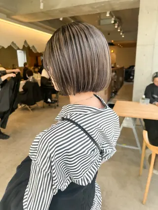 ショート カラー ヘアアレンジ ミニボブ/ブリーチ 🌈MISATOのヘアスタイル