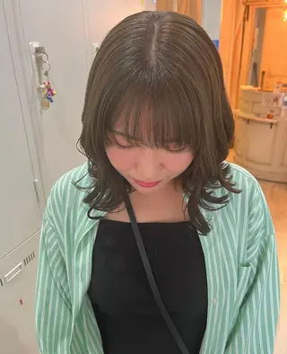 ミディアム カラー ヘアアレンジ 🐻‍❄️森山愛結美 🤍N°uairoのヘアスタイル