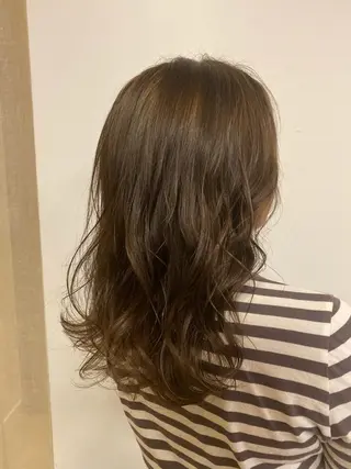 セミロング カラー デザインカラー🌈 高木リョウのヘアスタイル