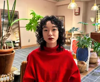 パーマ 楪 yuzuriha所属・Saaya/レイヤー /ブリーチ/ブロンドのヘアスタイル