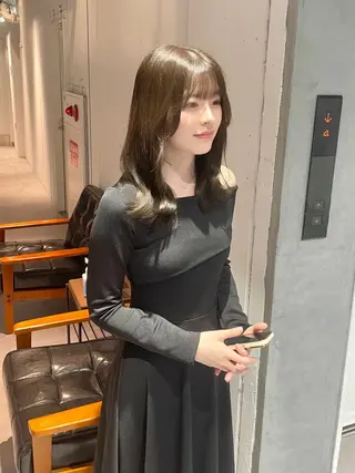 セミロング カラー CHERIM ❤️🔥新家光葉のヘアスタイル