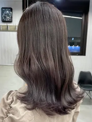 ミディアム カラー 坂齋大地／レイヤー/ ミルクティーのヘアスタイル