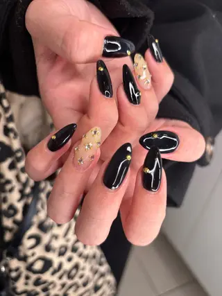 ネイル moi nail ˙⋆.˚のネイルデザイン