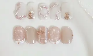 ネイル YUYI.nail salon所属・Mi Naのネイルデザイン