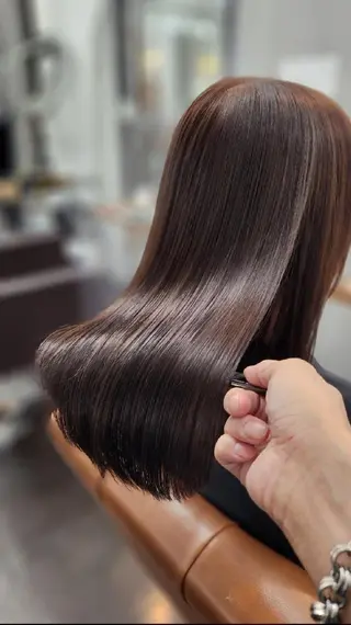 セミロング ヒロセ シュウジのヘアスタイル