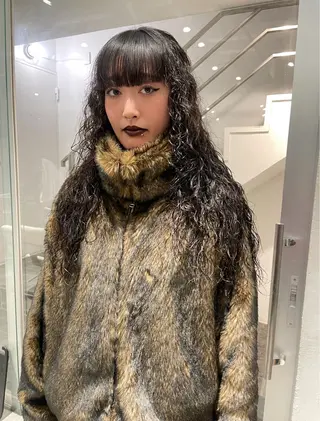 ロング パーマ スパイラルパーマ 🌐hina⭐️のヘアスタイル