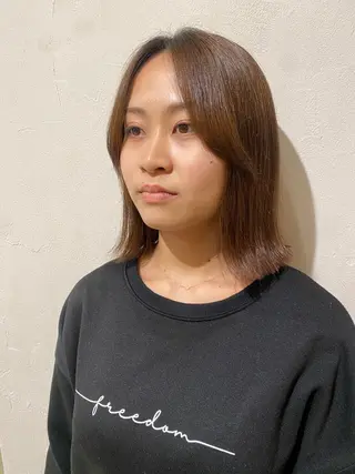 ミディアム 綾香 /透明感カラーのヘアスタイル