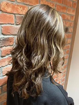 セミロング カラー 髪質改善美容室Lust所属・美容室Lust💚 嶋崎 鷹のヘアスタイル