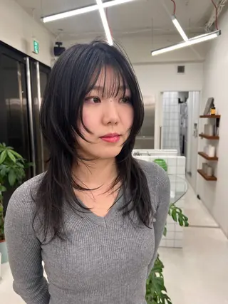 ロング レイヤーカット/ パーマ/表参道のヘアスタイル