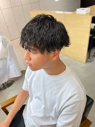 ショート パーマ メンズ マエダ リョウのヘアスタイル