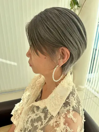 ショート カラー 艶カラー/縮毛矯正/ ブリーチカラー/みなのヘアスタイル