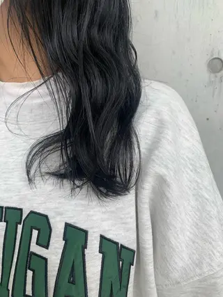 ミディアム カラー カネコ ユカリのヘアスタイル