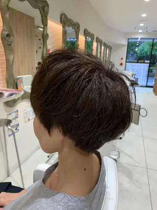 ショート カラー 松吉 純平のヘアスタイル