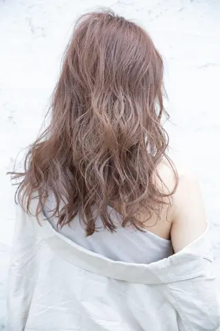 セミロング カラー ヘアアレンジ FRAME+spa&hair roomなんば駅前店所属・🌸MAYU🌸 ハイトーン➕レイヤーのヘアスタイル