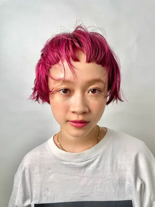 ショート カラー しの　ゆきの THE REMMYのヘアスタイル