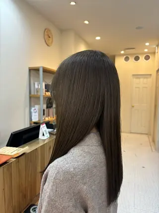 セミロング よこやま なぎさのヘアスタイル
