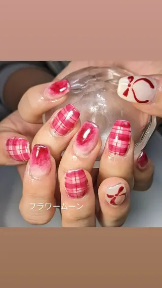ネイル フラワー ムーンのネイルデザイン