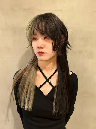 ロング デザインカラー🖤 イシイレイのヘアスタイル