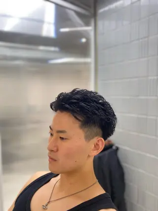 ショート パーマ メンズ 韓国🇰🇷艶髪 ケアカラーSHURIのヘアスタイル