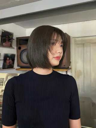 ミディアム ミユウ/ ワンカラーのヘアスタイル