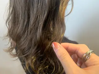 ロング カラー 【Uneユヌ】菊地 春那のヘアスタイル