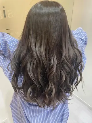 ロング カラー 横山 香音のヘアスタイル